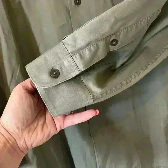 Dockers button down dress shirt, microfiber, polyester blend. Men’s XL Taupe - Picture 7 of 9